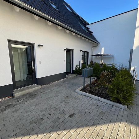 Moderne Wohnung Karlsruhe Neureut, Fussbodenheizung - Regendusche - Waschmaschine - Stellplatz Esterno foto