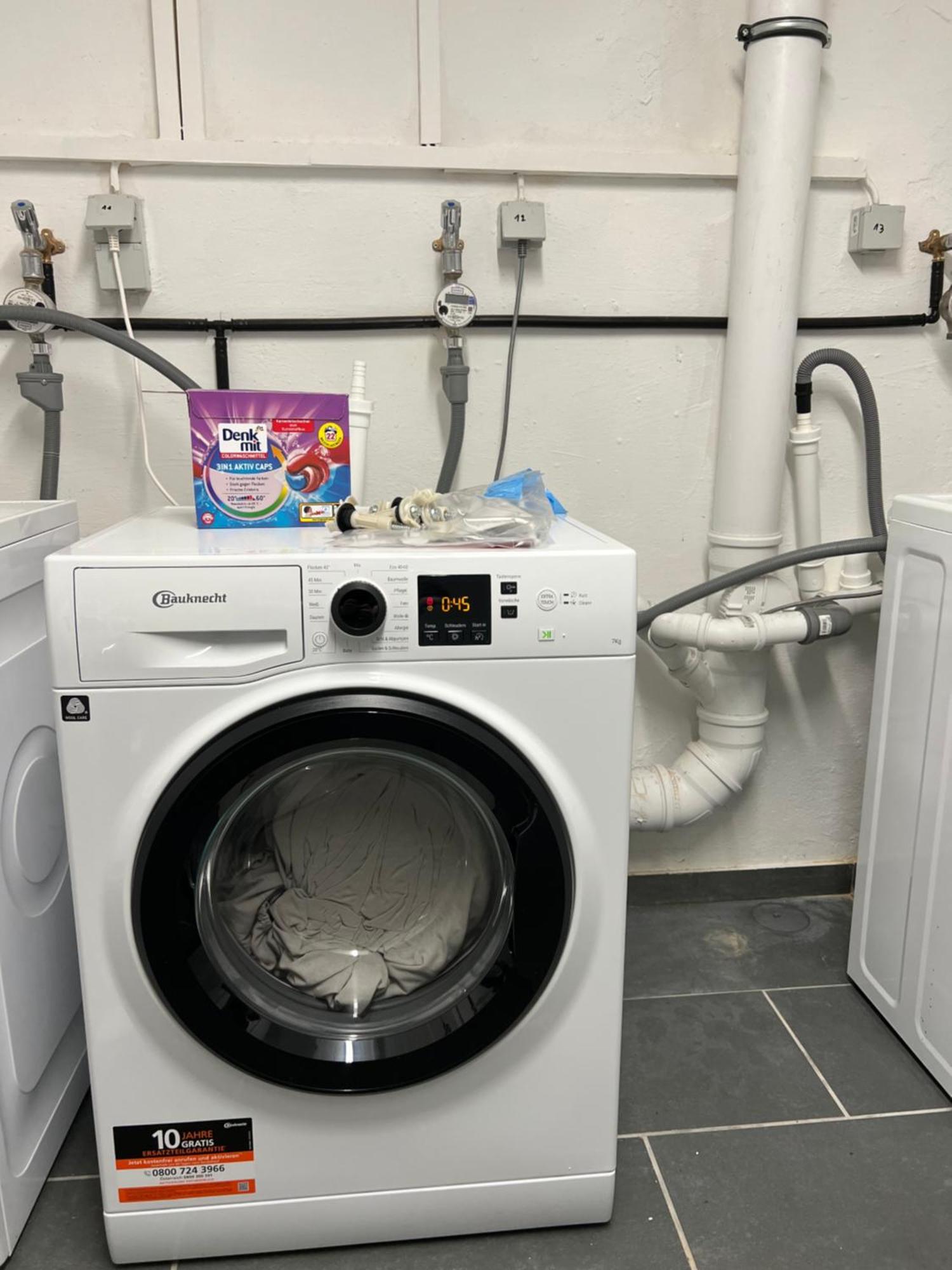 Moderne Wohnung Karlsruhe Neureut, Fussbodenheizung - Regendusche - Waschmaschine - Stellplatz Esterno foto